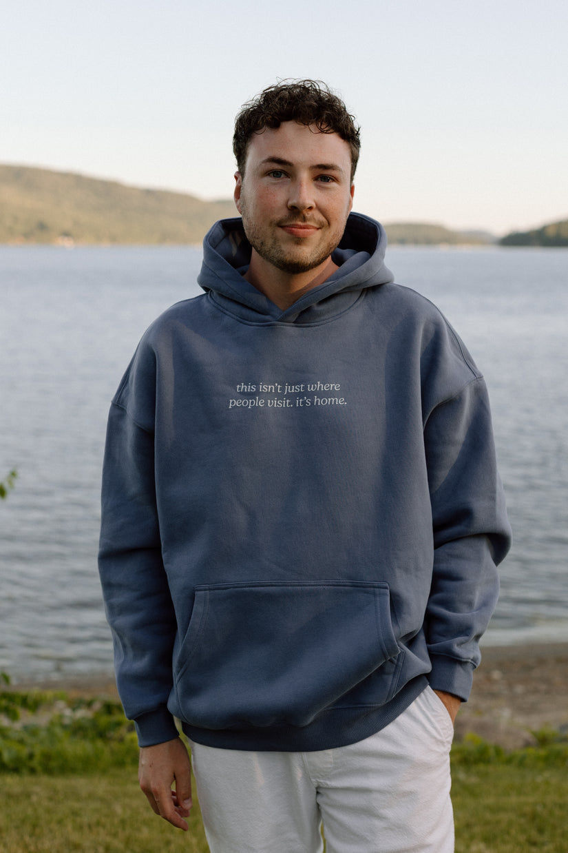 I Live Where People Vacation – Oversized Fleece Hoodie (Jeans Blue)