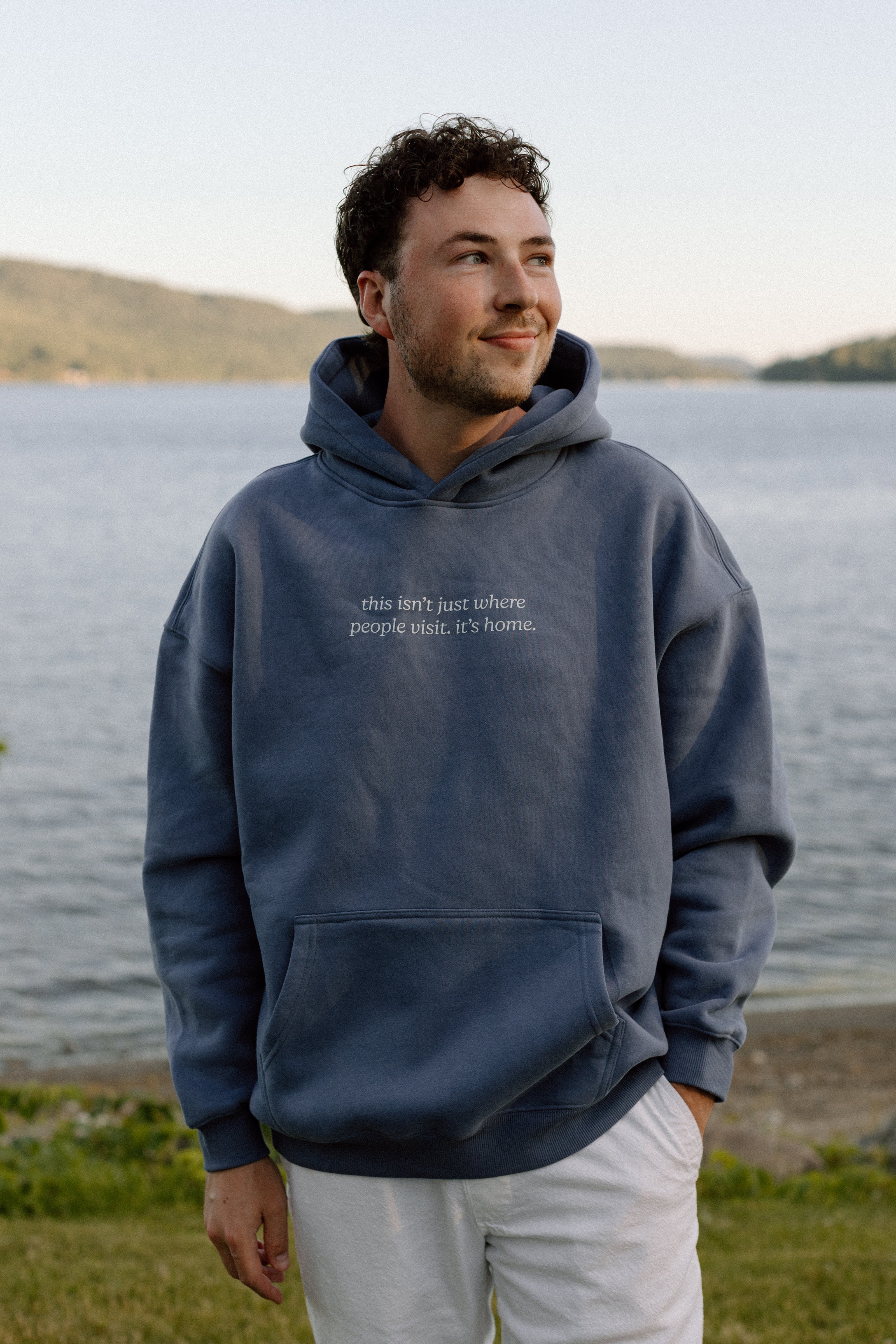 I Live Where People Vacation – Oversized Fleece Hoodie (Jeans Blue)